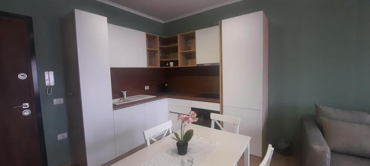 Flower Apartment Tiran Dış mekan fotoğraf