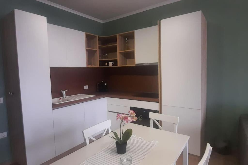 Flower Apartment Tiran Dış mekan fotoğraf