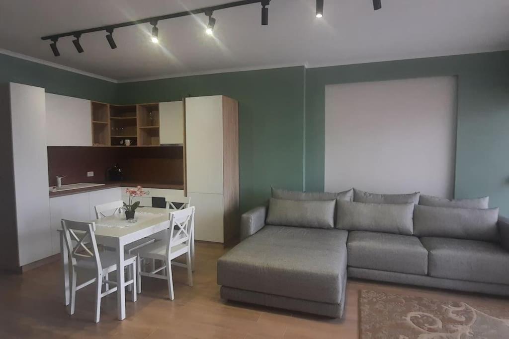 Flower Apartment Tiran Dış mekan fotoğraf