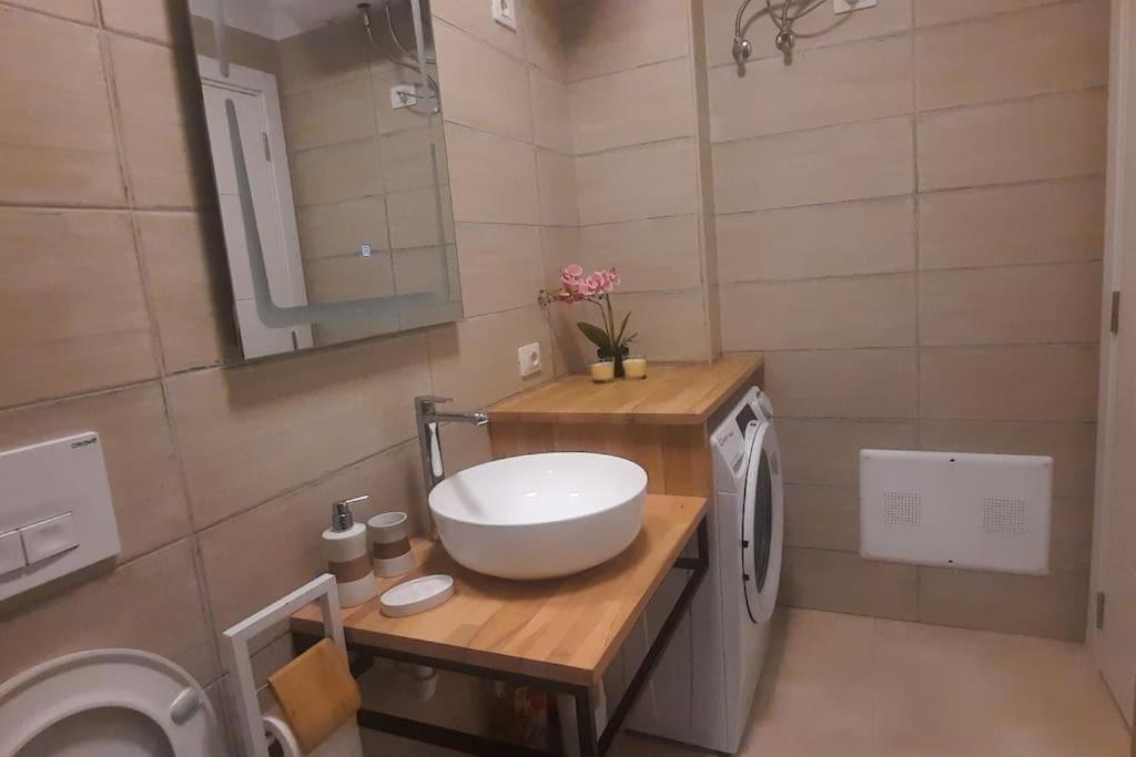 Flower Apartment Tiran Dış mekan fotoğraf